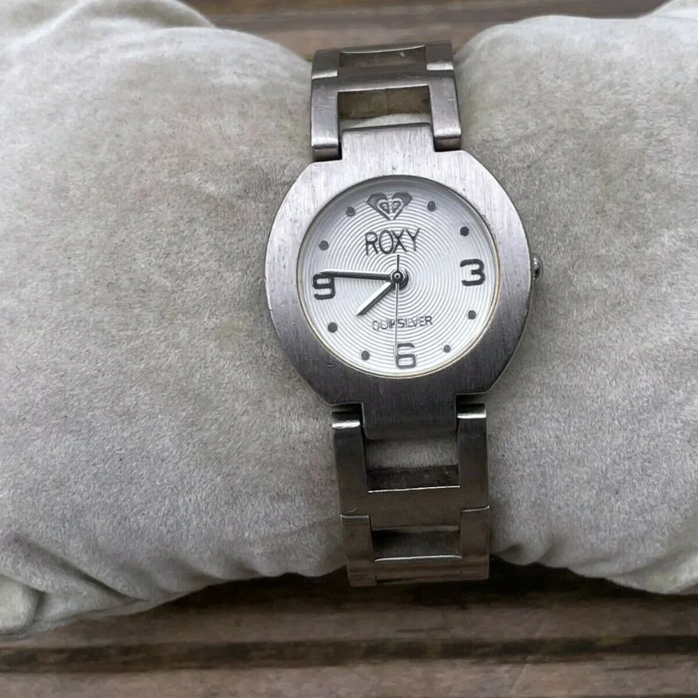 Roxy Quiksilver Ladies Wrist Watch Analog Silver Tone Quartz Metal Band Watch - Picture 12 of 12